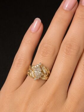 Vintage EUC Marquise Cut Diamond Ring 14kgold. Engagement/Wedding Size 5 1/4